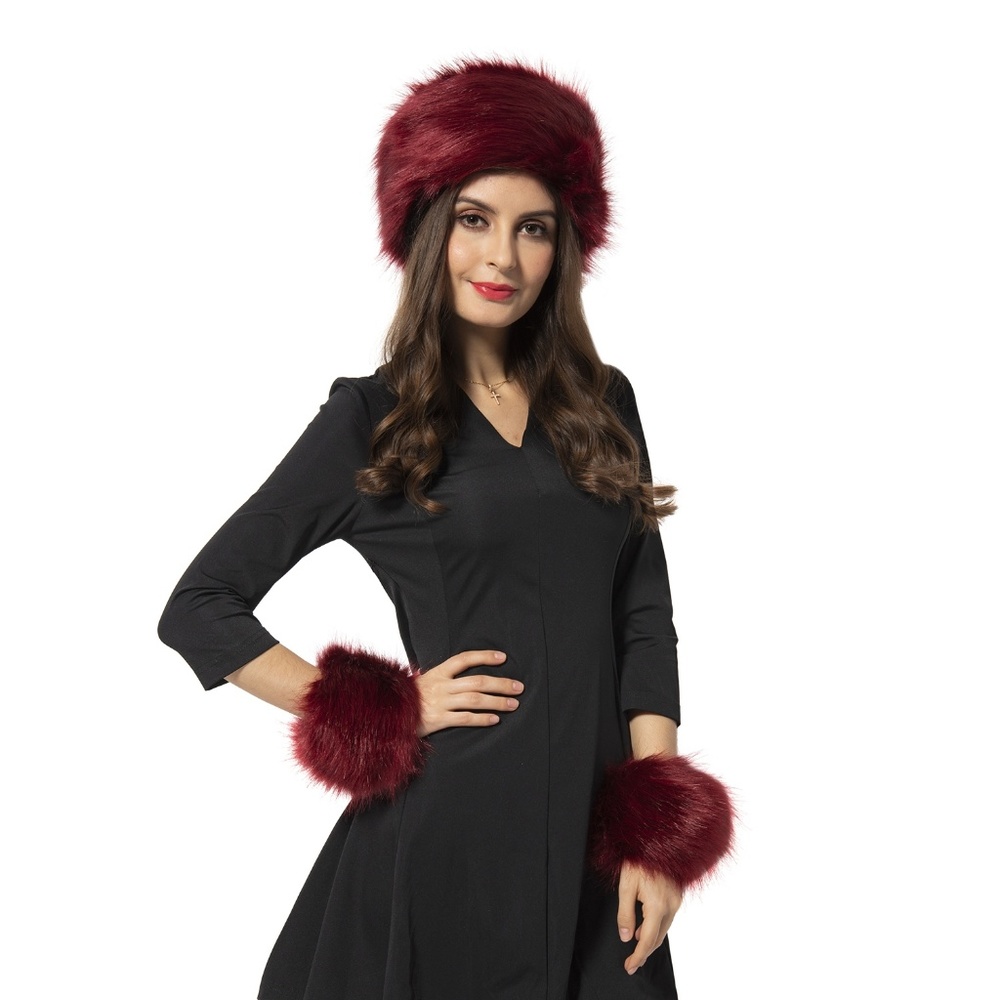 Fur Hat and Cuff Warmers - Picture 2 of 3